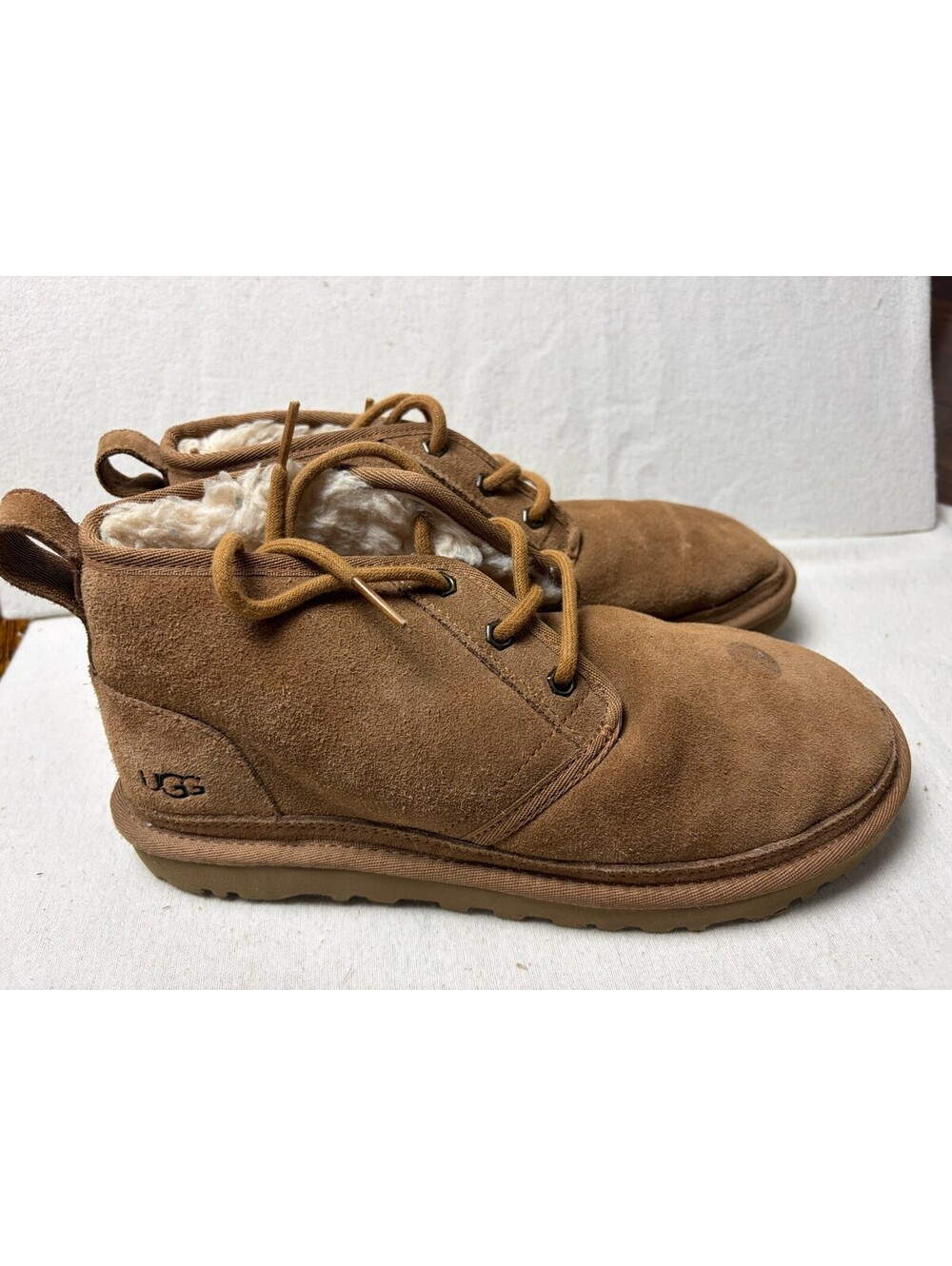 UGG Neumel Women’s Size 8 Chestnut Suede Shearling Chukka Boots Lace Up